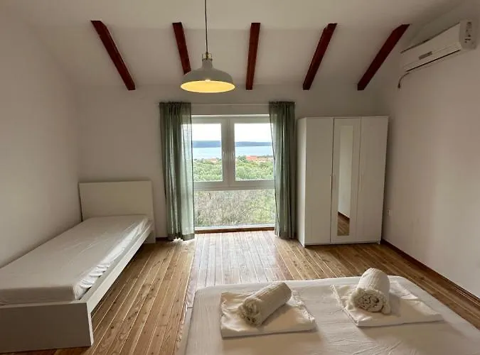 Matisse - 80 M2 With Sea View And Terrace * Nerezine